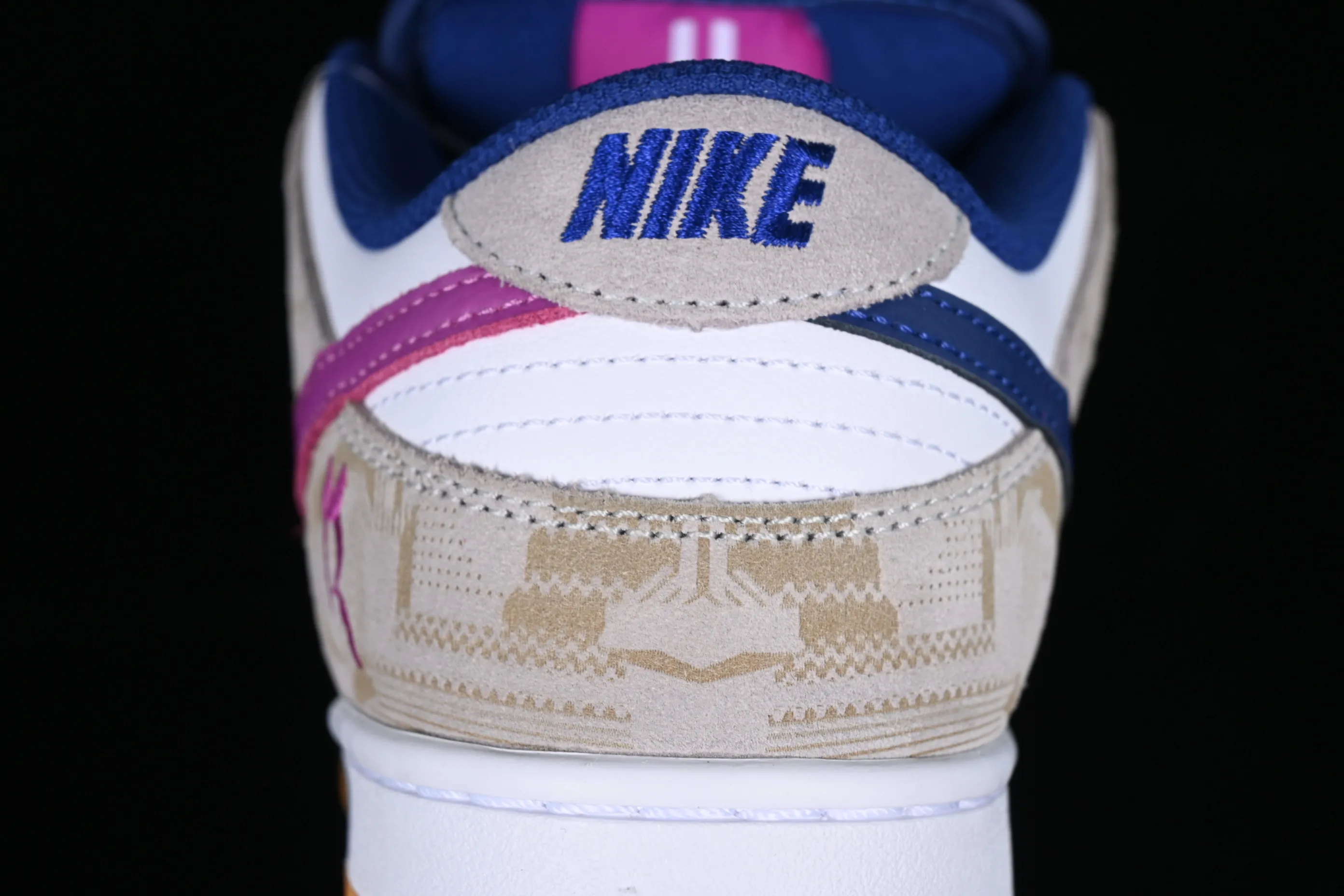 All Categories Nk SB Dunk Series Nk SB Dunk Low Low-top sneakers F version Rayssa Leal x Nk SB Dunk Low Rayssa Leal co-branded SB low-top casual sneakers FZ5251-001